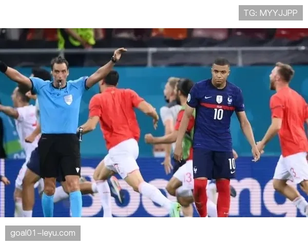 孔德防守表现抢眼,助球队后防线稳如磐石 孔德防守表现抢眼,助球队后防线稳如磐石