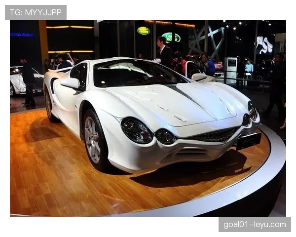 拉菲尼亚训练完顺手买了辆限量超跑，说是为了“放松心情”